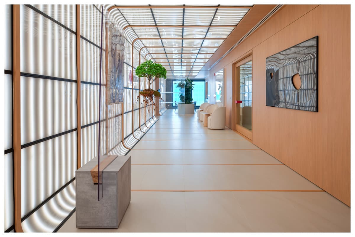 Arquitetura corporativa de Patricia Martinez reúne memória e arte