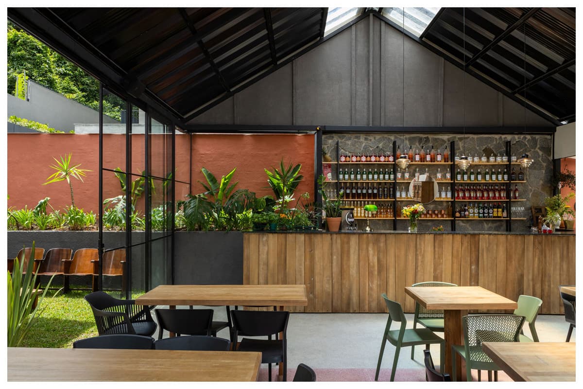 Café-bar une arquitetura espontânea e convivência em Curitiba