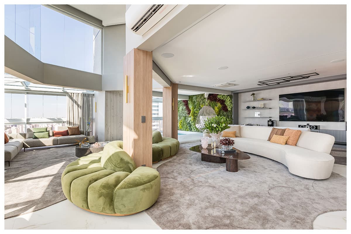 Projeto de cobertura integra spa, paisagem e convívio