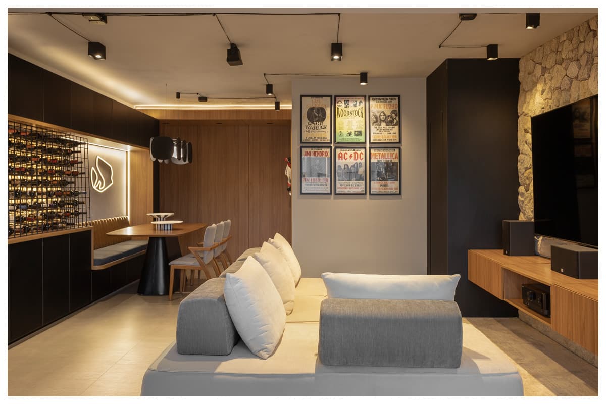 Design industrial integra materiais brutos e marcenaria