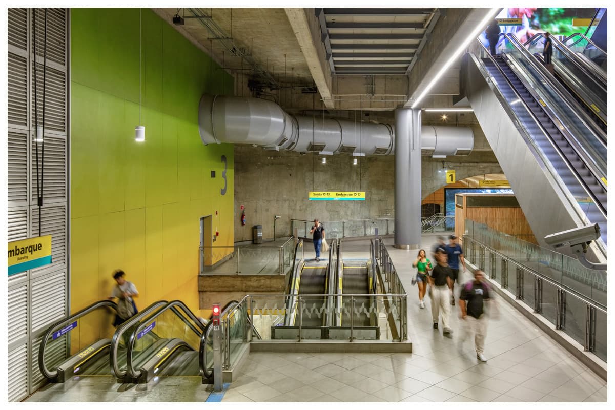 Retrofit metropolitano pelo Nitsche com luz, cor e modularidade