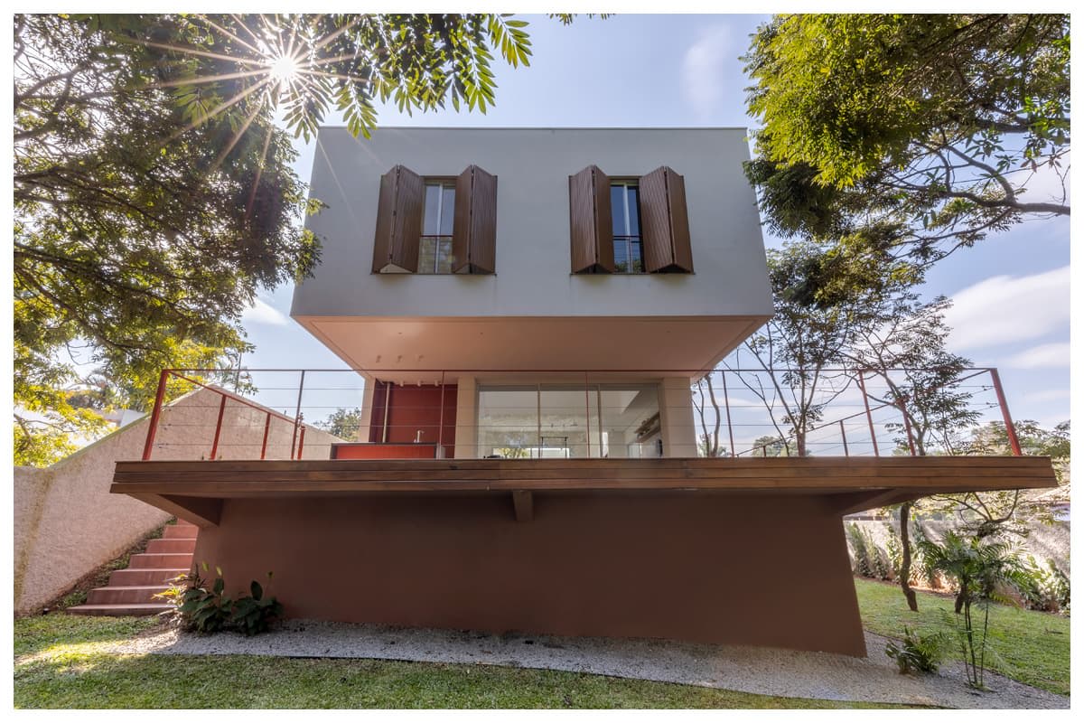 Volumetria e materialidade na arquitetura residencial Rawi