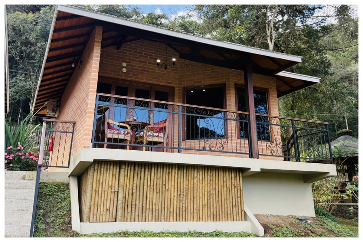 Arquitetura rústica sofisticada em projeto de pousada mineira