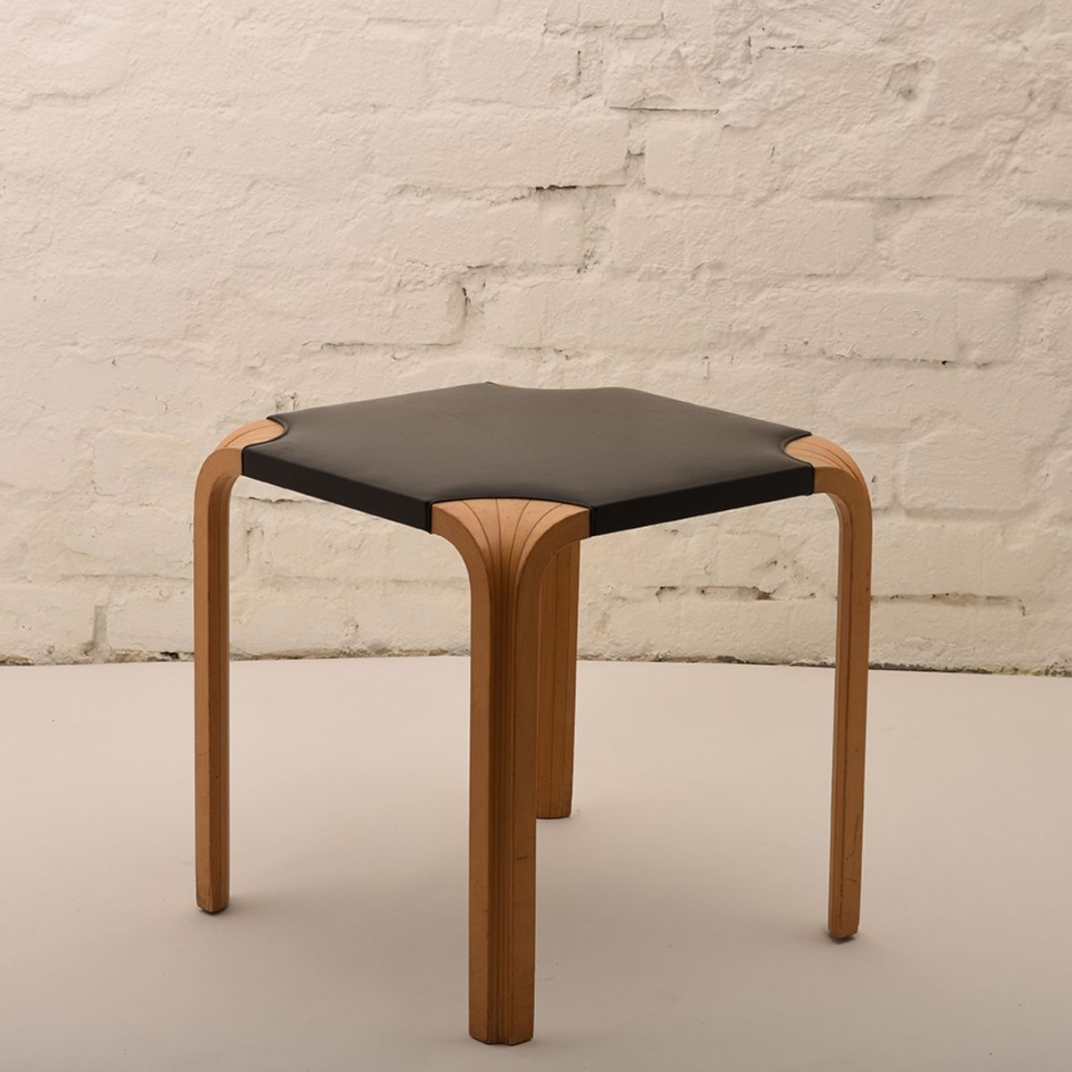 Alvar-Aalto_X601-Stool-Black