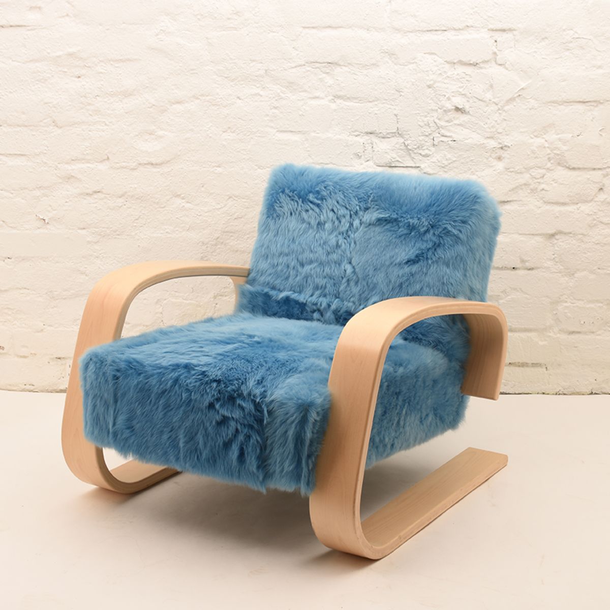 Alvar-Aalto_Tank-Armchair-400