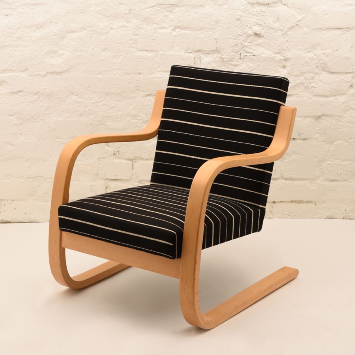 Alvar-Aalto_402-Armchair-C