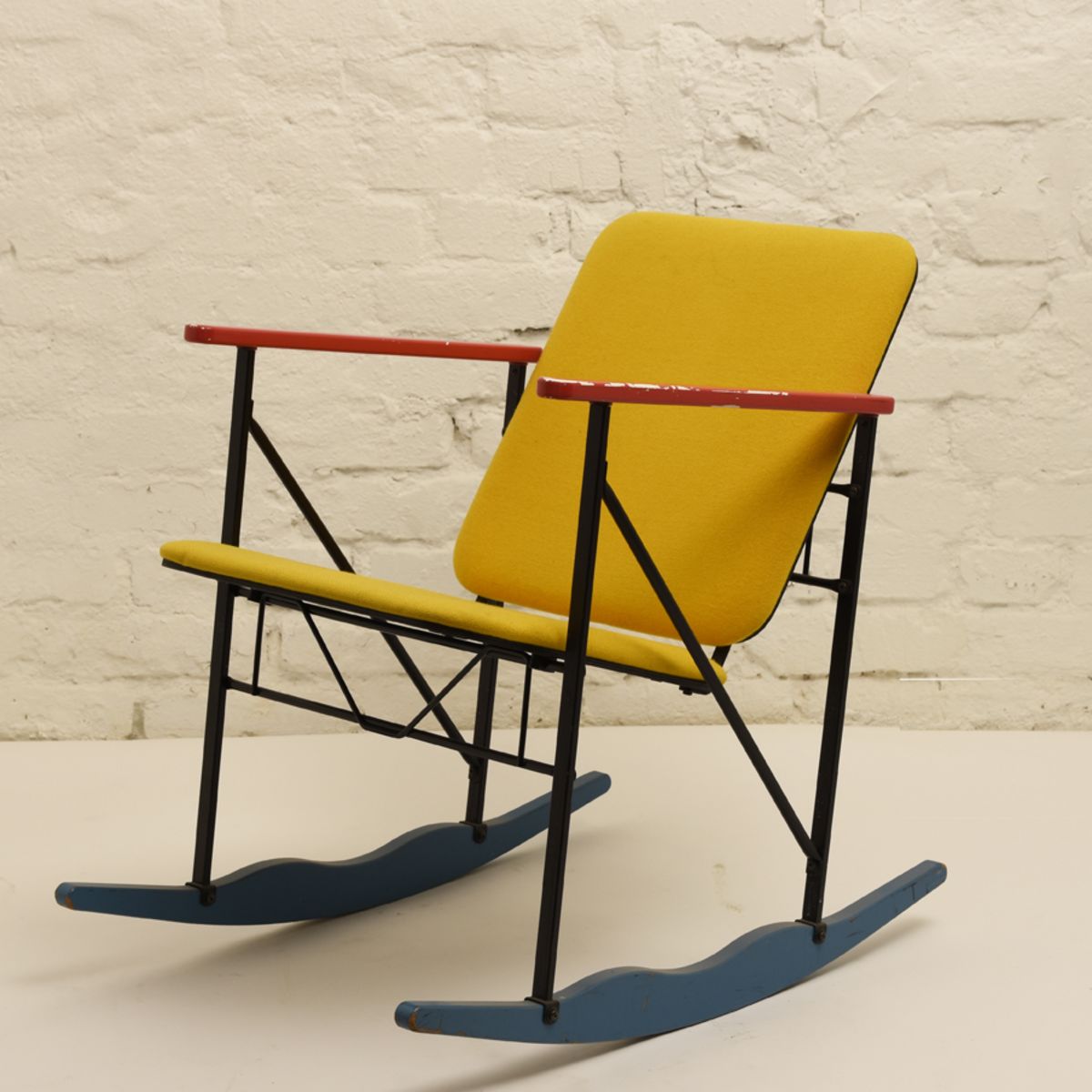 Kukkapuro-Yrjo_Experiment-Rocking-Chair-Yellow