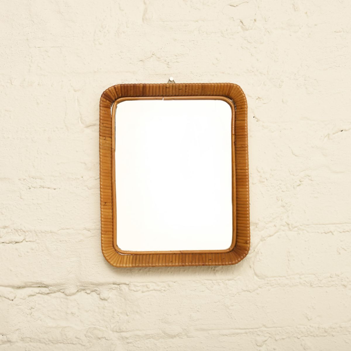 Anonymous_Small-rattan-wall-mirror