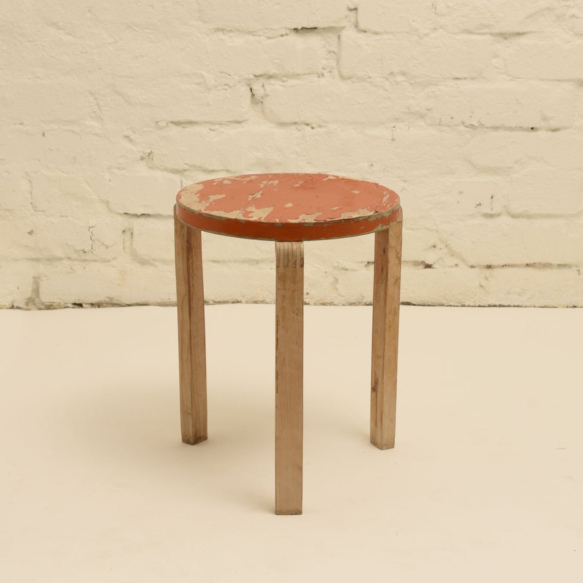 Aalto-Alvar_Stool_Finger_Joint_high_res