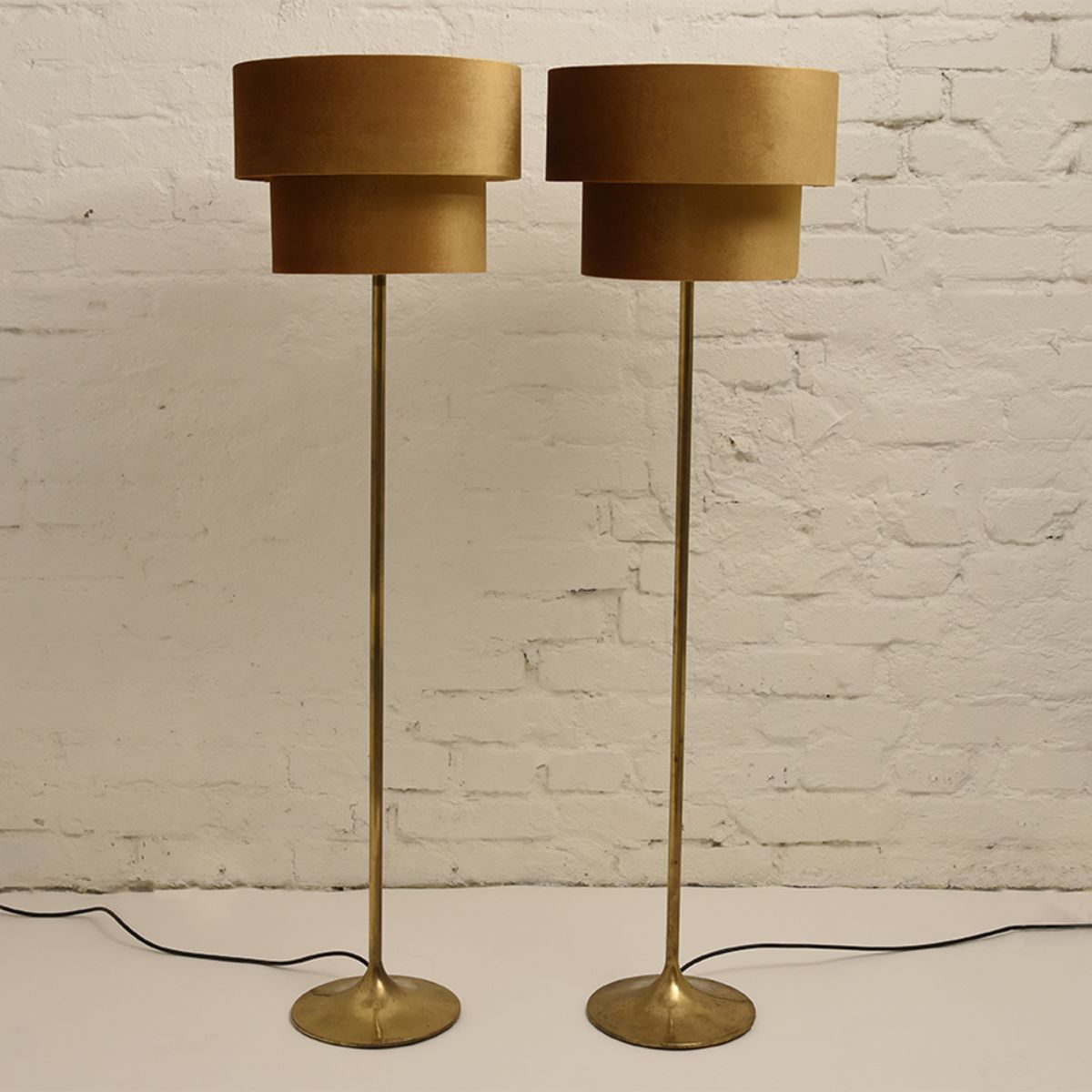 Floor-Lamp