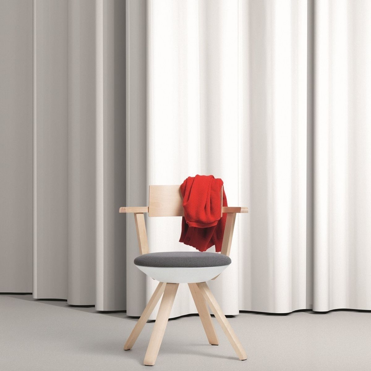 1835172_Rival-Chair-KG002-clear-lacquer_master