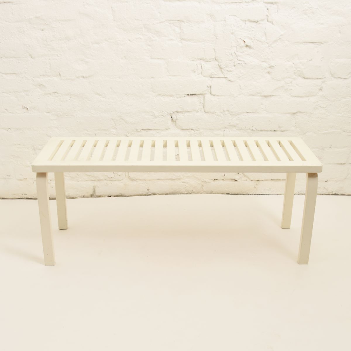 Aalto-Alvar-Bench153-white_high_res