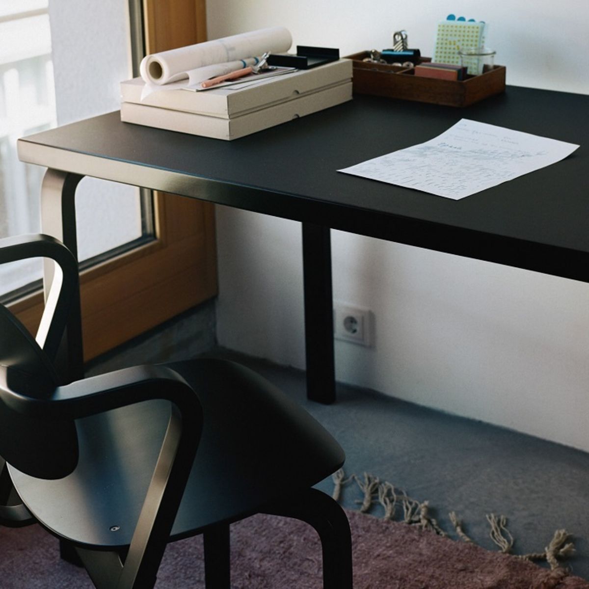 2387528_Aslak_Chair_Aalto_Table_rectangular_black_lacquer_master