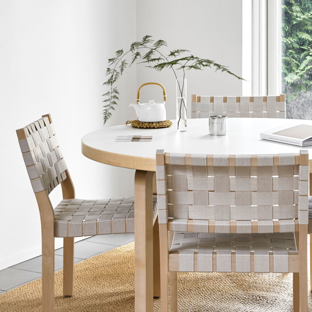 2599283_Chair_611_Aalto_table_91_Riikka_Kantinkoski4_web