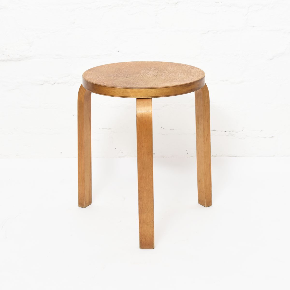 Aalto-Alvar-Stool60-Tumma