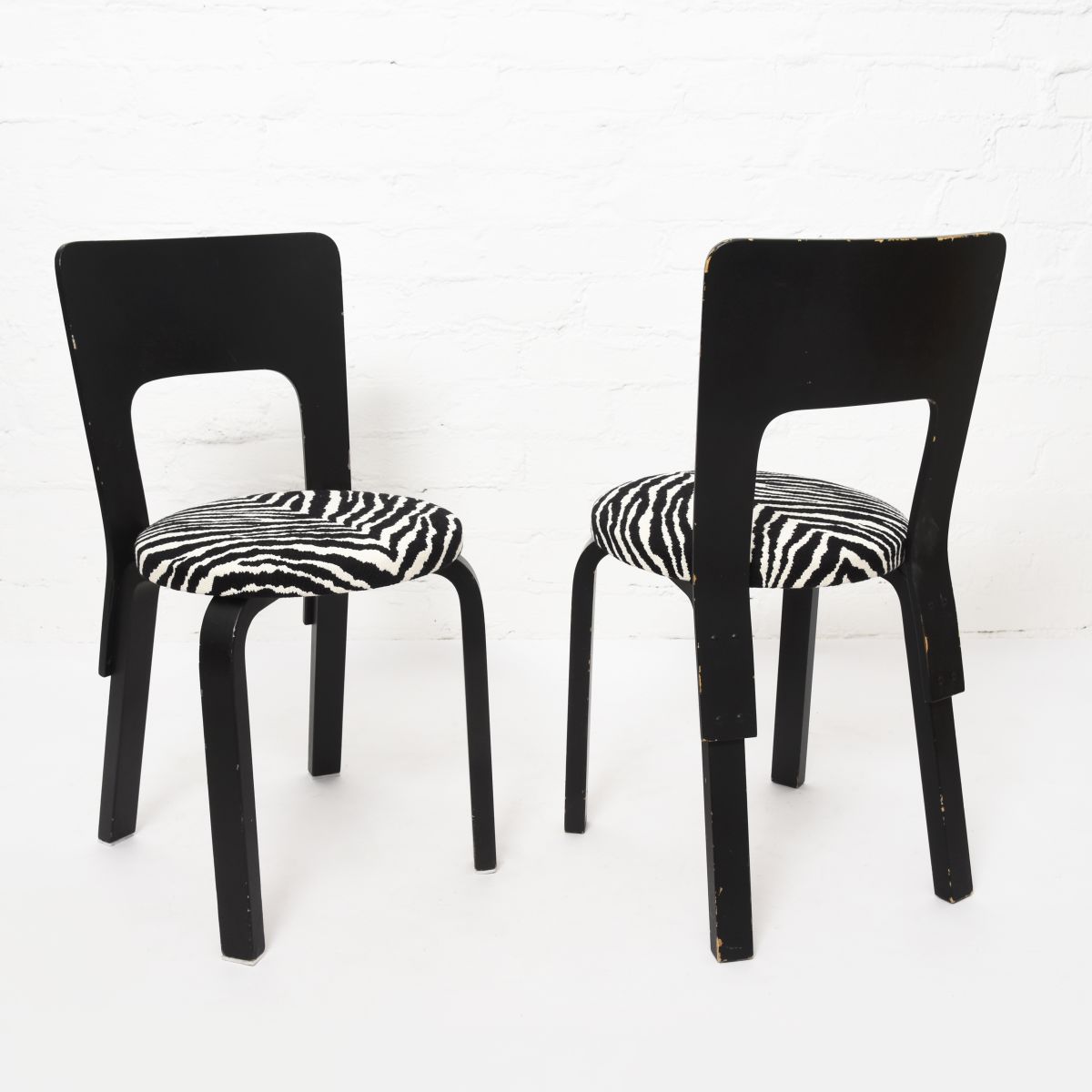 Aalto-Alvar-Chair66-Brack-Zebra