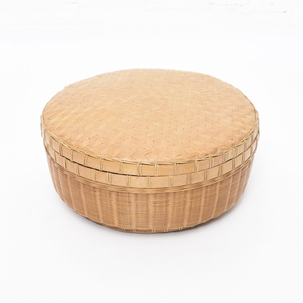 Anonymous Round Basket with Rid