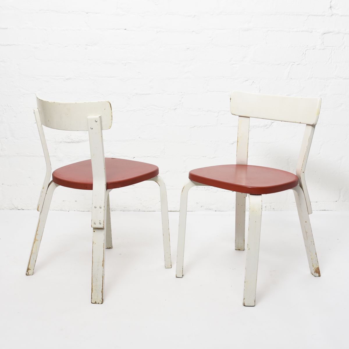 Aalto Alvar Chair 69 red x white frame