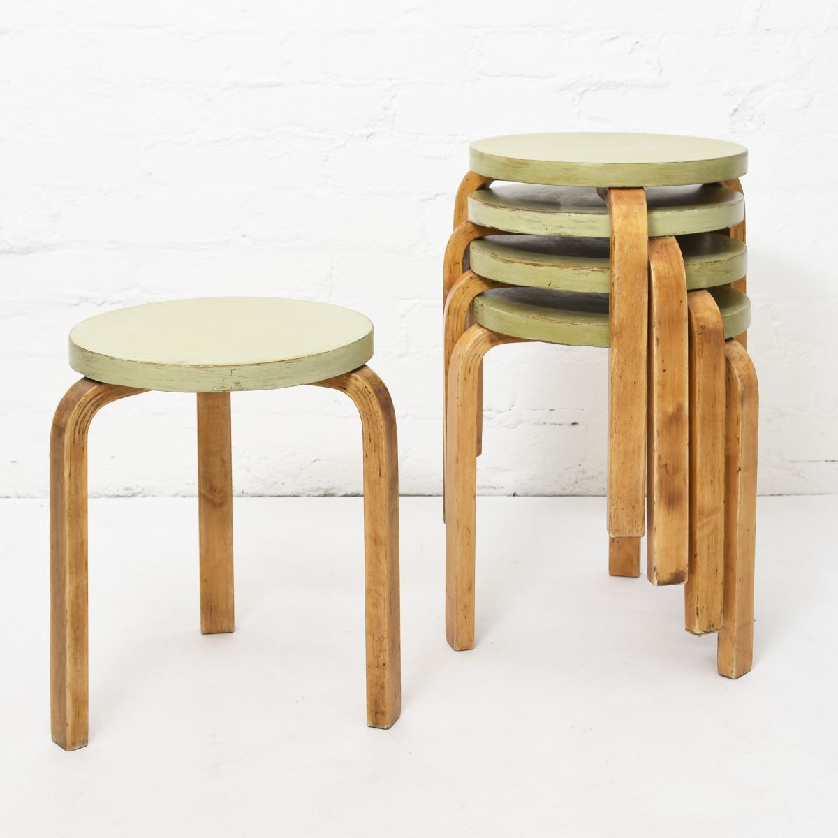 Aalto Alvar Stool 60 pastel green paint