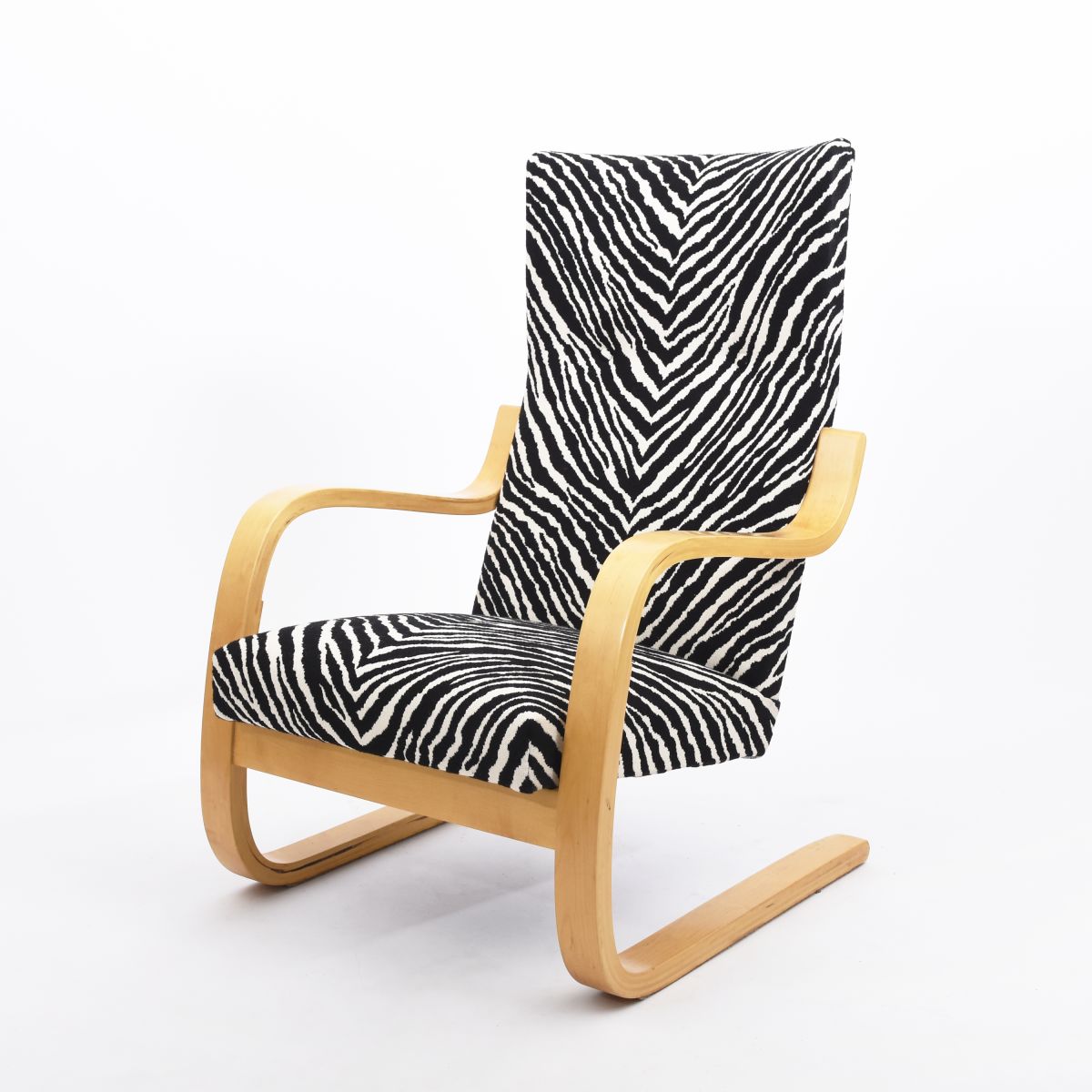 Aalto Alvar armchair 401 zebra