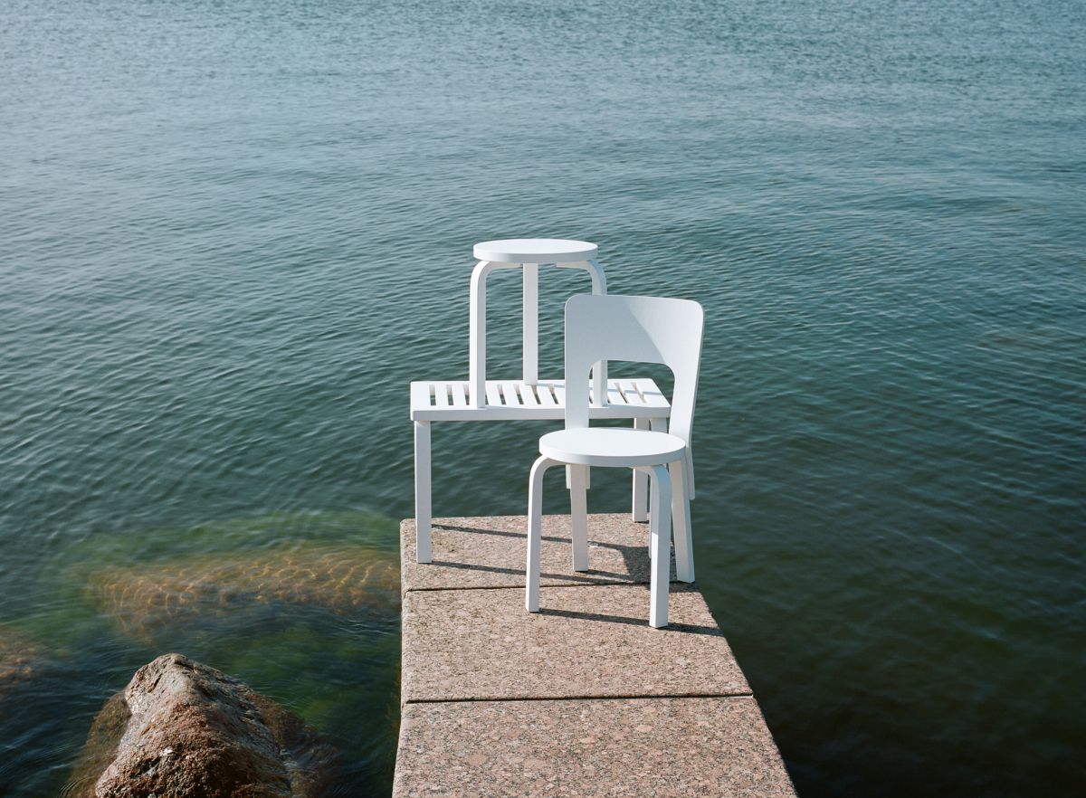 Bench_153B_Stool_60_Chair_66_white_lacquer_2_rgb