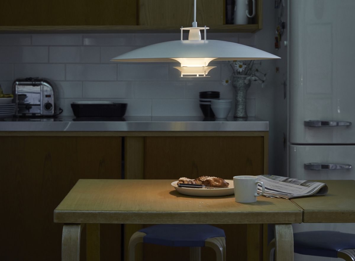 Pendant_light_JL341_On_2