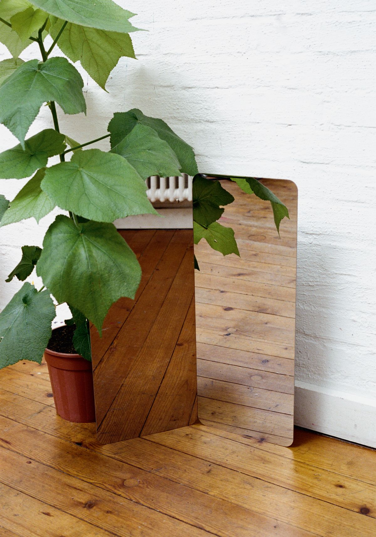124° Mirror large - photo Zara Pfeifer
