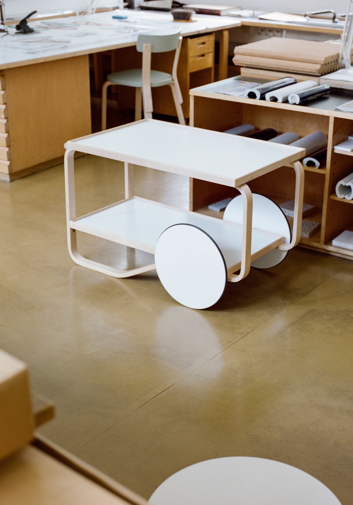 Tea Trolley 901 white laminate Aalto studio