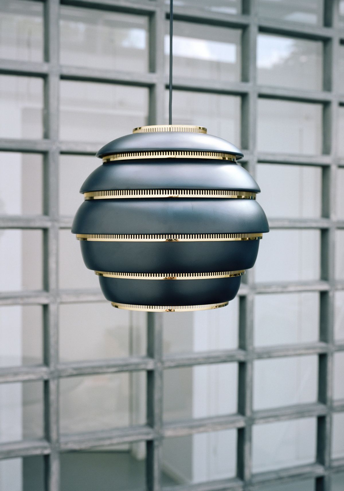 Pendant_Light_A331_Beehive_Black_Lacquered_4-2409423