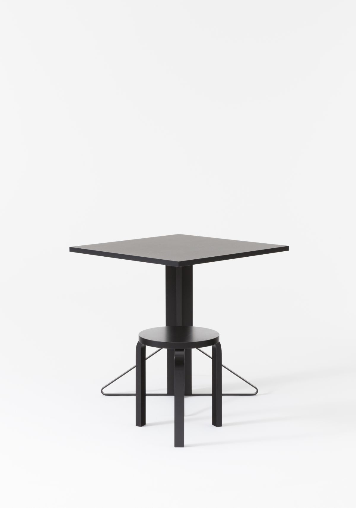 Artek - Kaari Table square