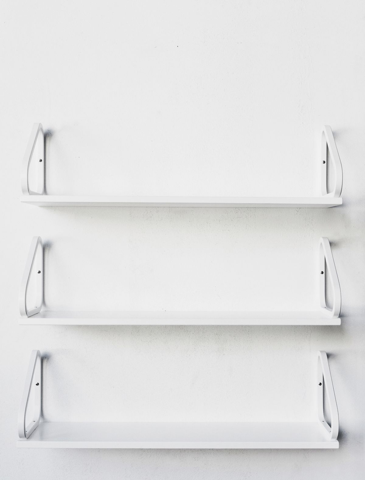 Wall Shelf 112B white lacquered