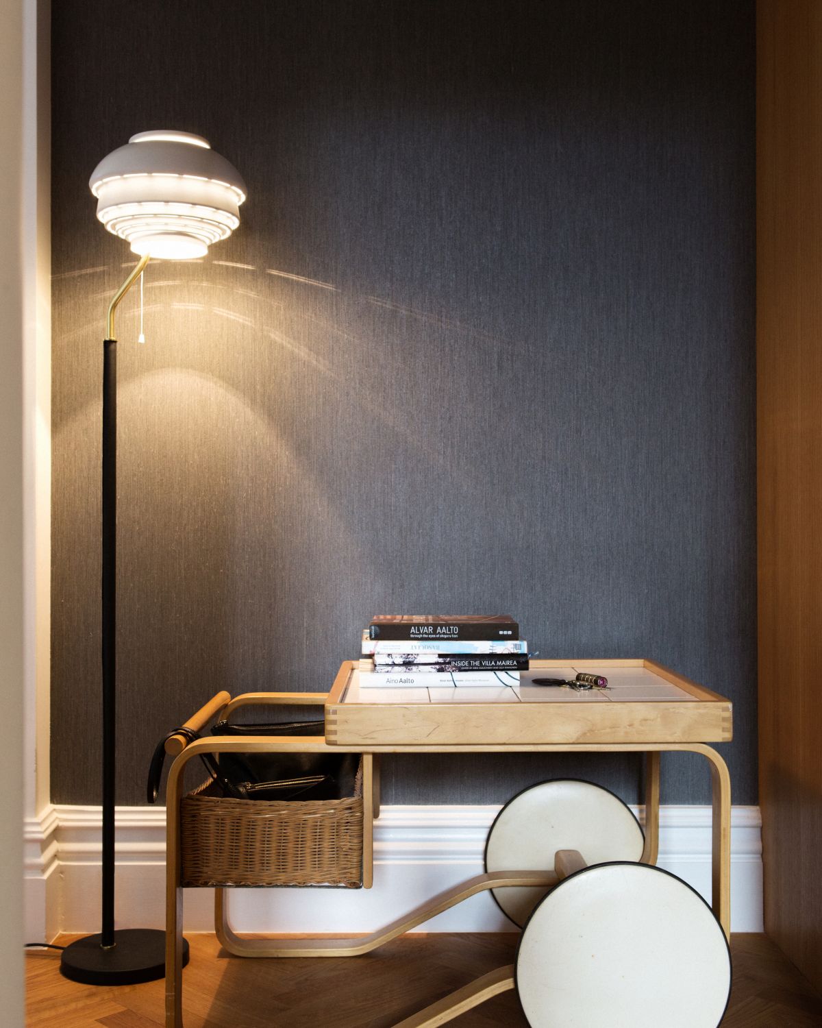 Floor Light A808 white Tea Trolley 900_1