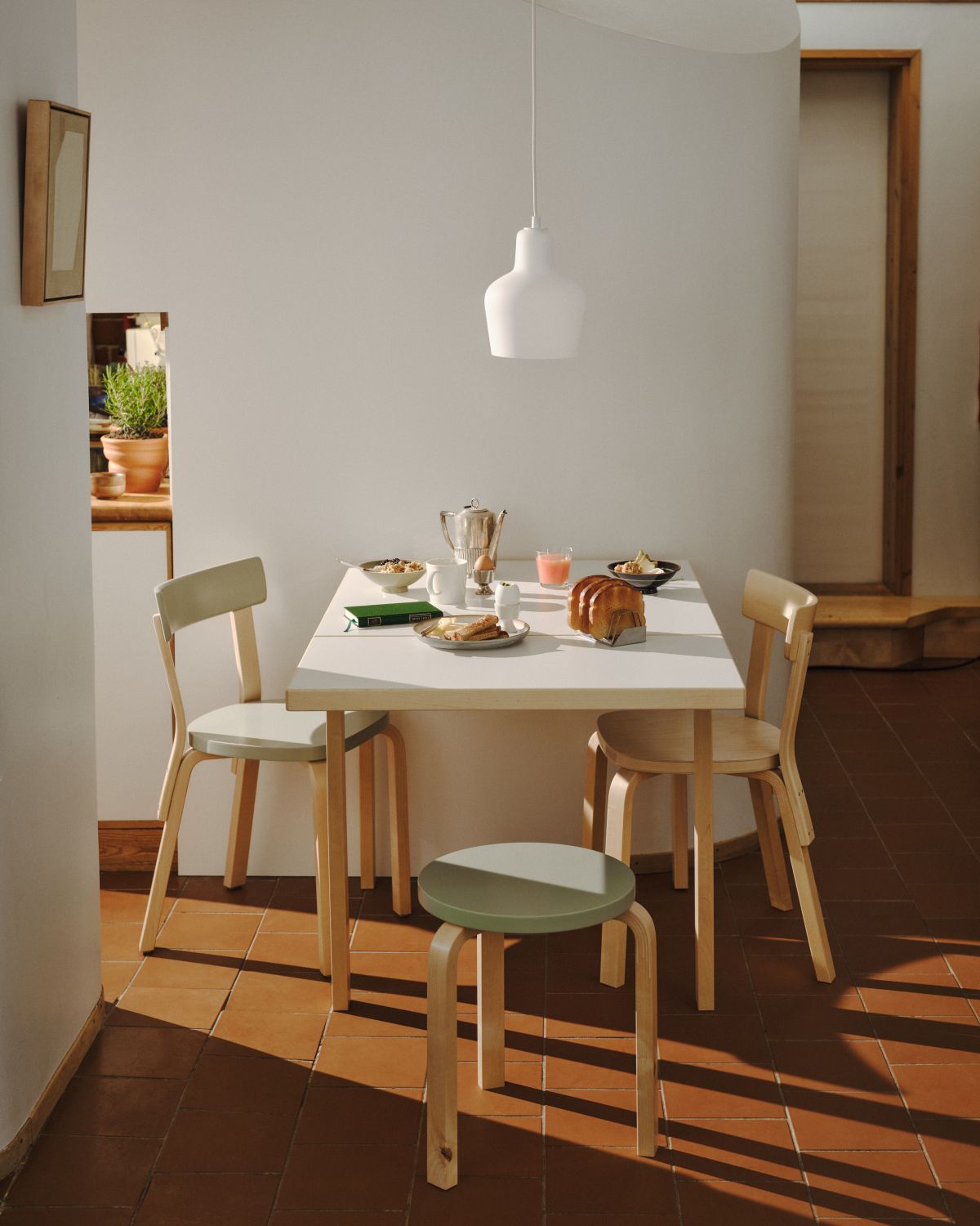 Aalto Table foldable DL81C_white laminate_ Chair 69_4