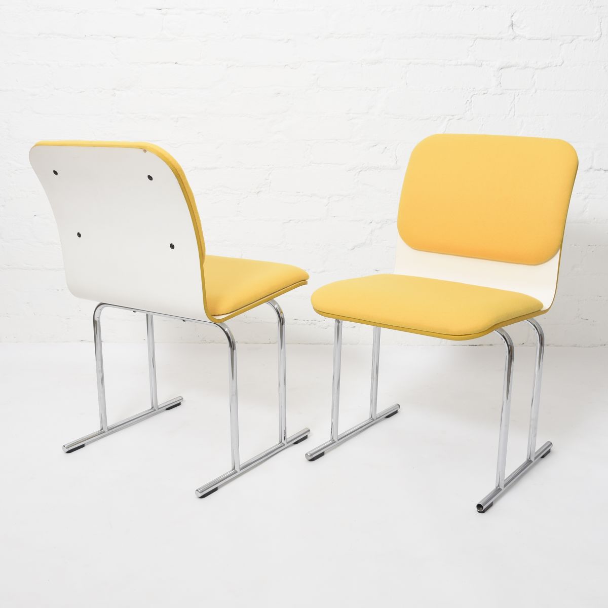 Kukkapuro Yrjö Sirkus chair avarte