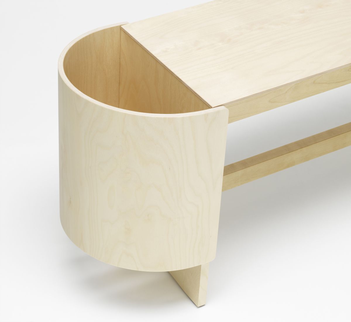 2657983_Kiulu-Bench-Detail-natural-lacquered_master