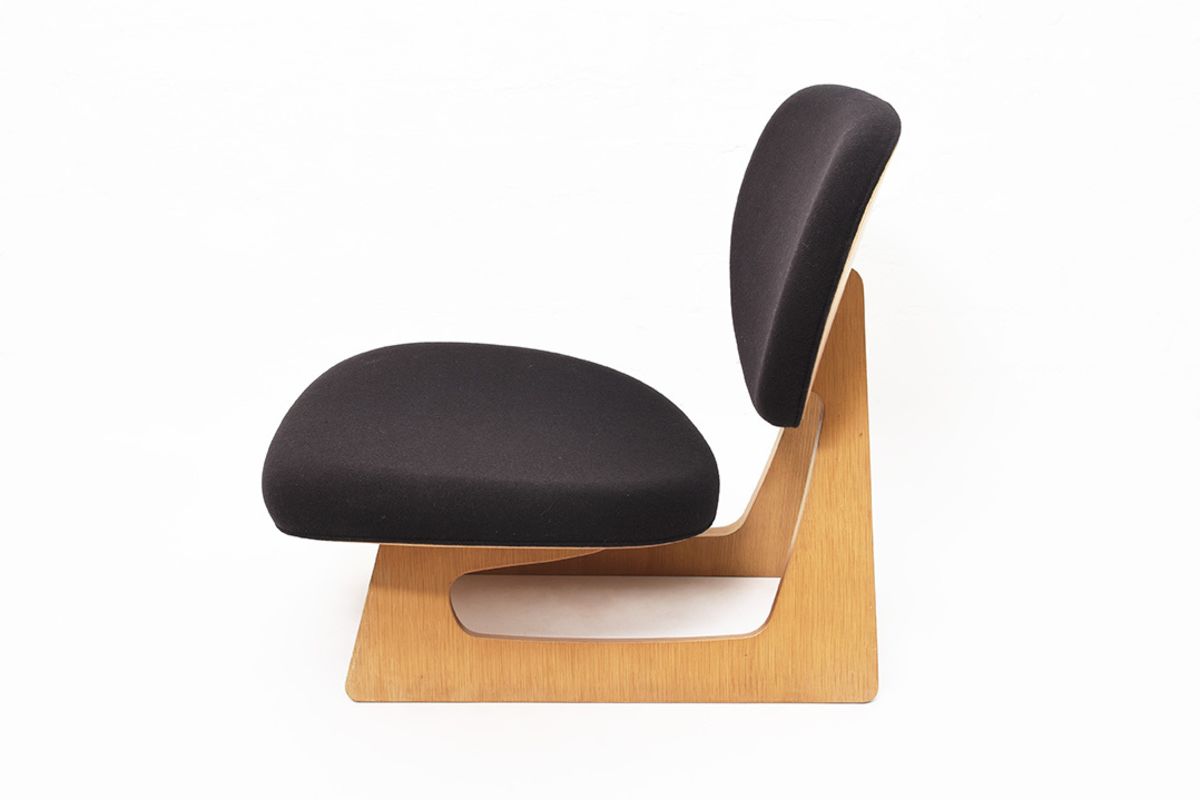 Artek - Pair of Low Lounge Chairs by Sakakura Junzō Artek - Pair of Low Lounge Chairs by Sakakura Junzō