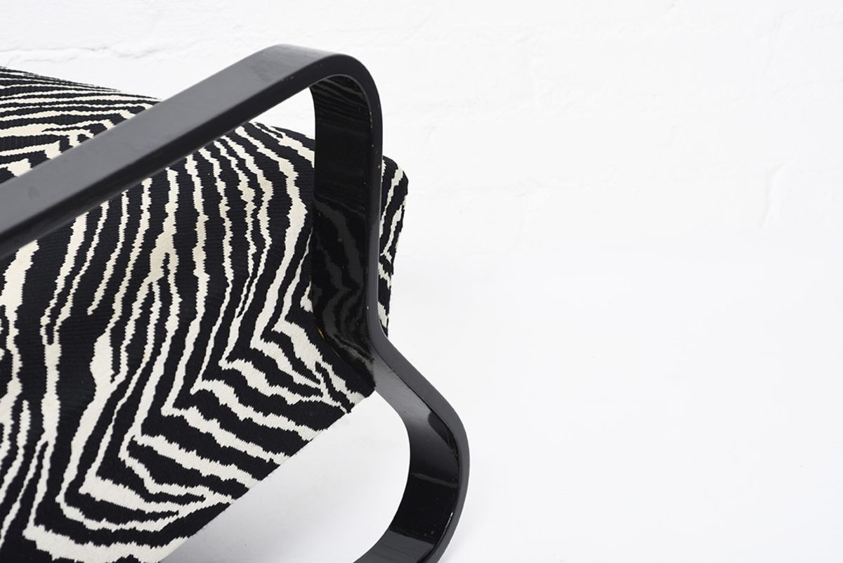 Alvar Aalto Armchair44 Zebra details8