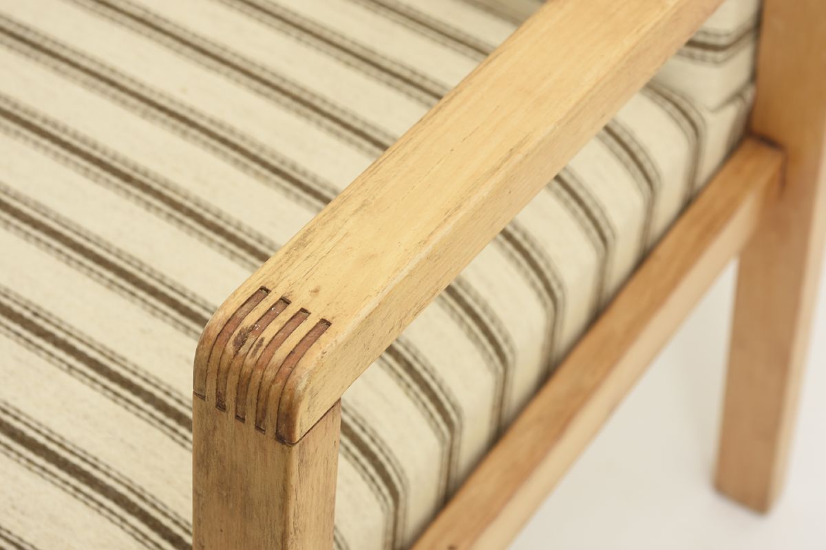 Aalto-Alvar-Early-Hallway-Chair-Wool_detail3
