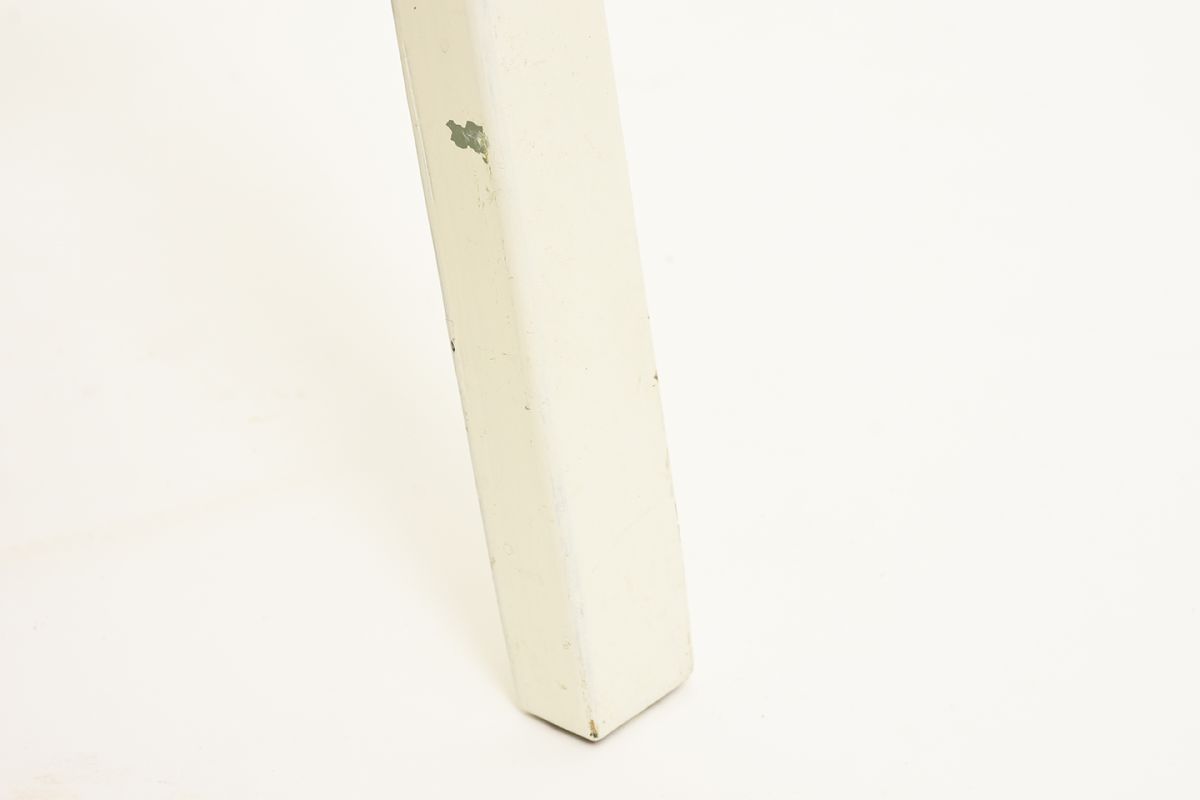 Aalto-Alvar-Hallway-Chair-White_detail14