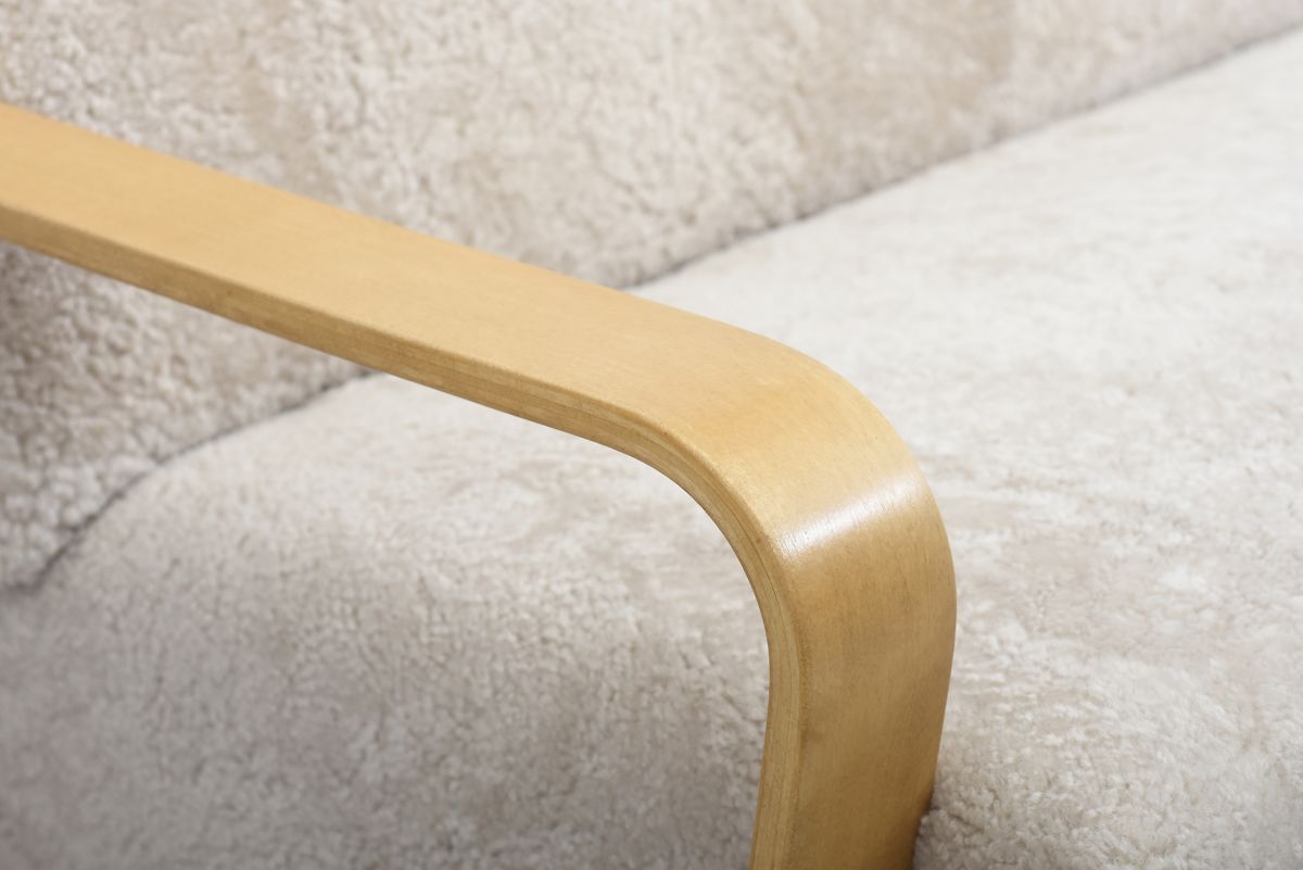Aalto Alvar Sofa model 544 sheep skin 04