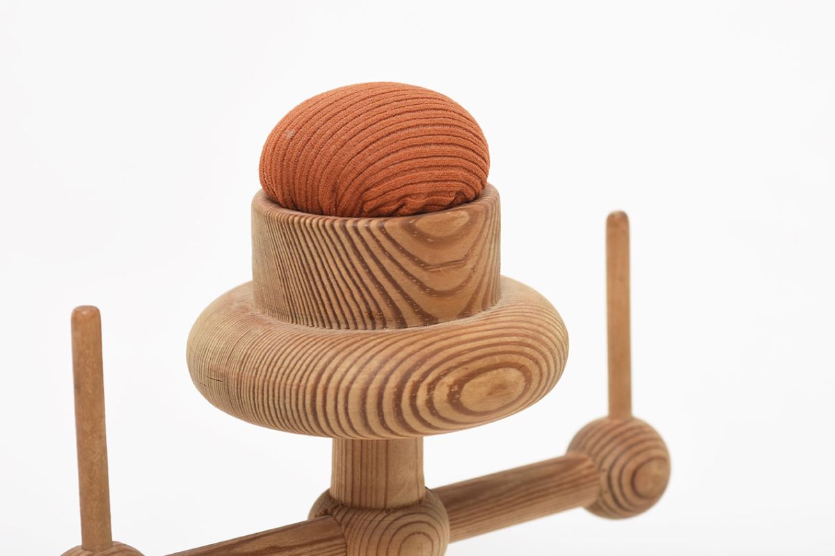 Nanny Still Thread Holder details2