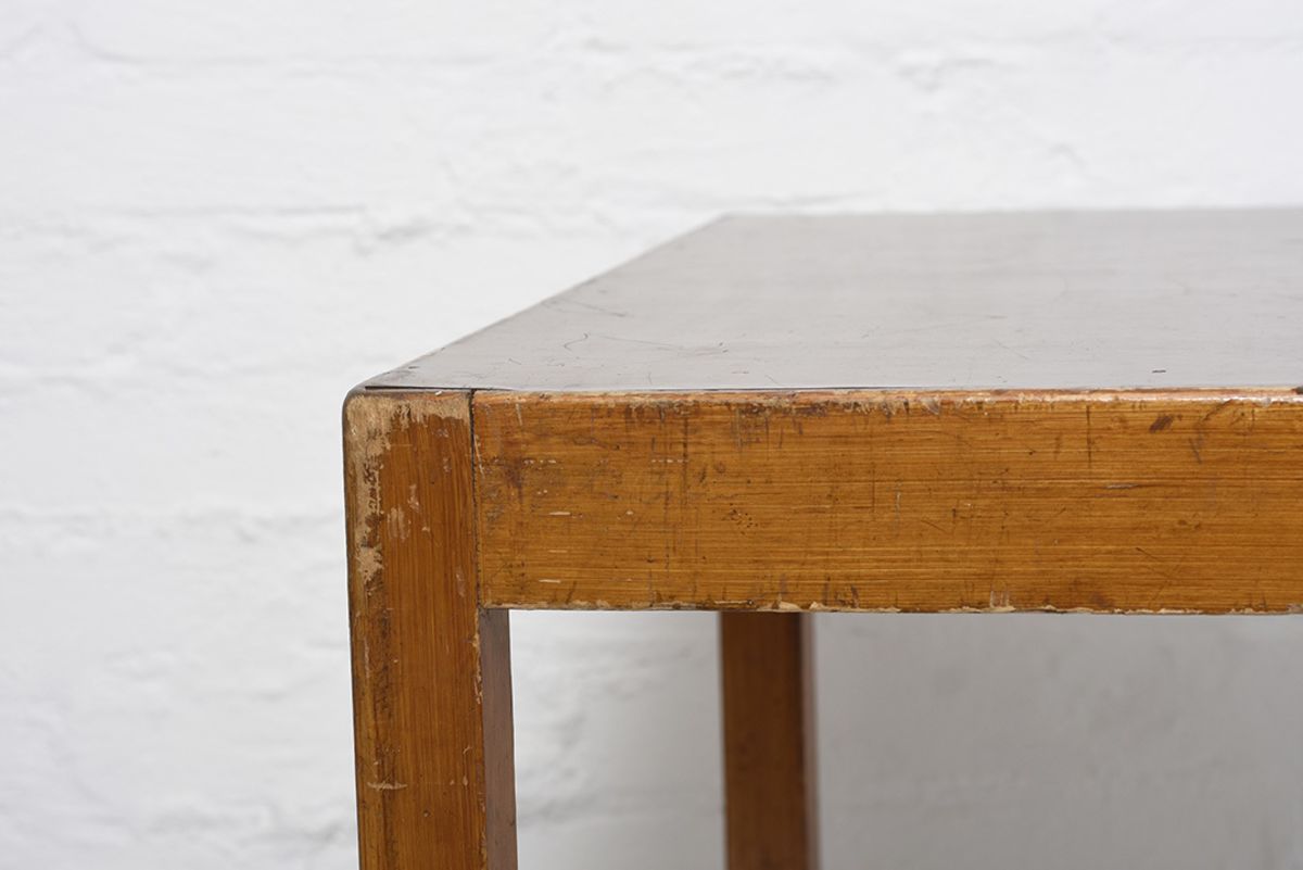 Aalto Square Brown Lino Table details3