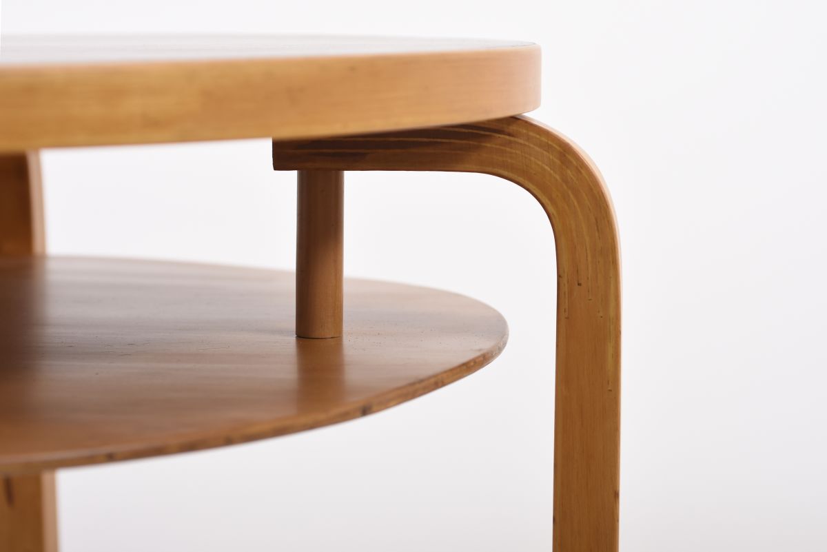 Aalto Alvarl club table black lino 05