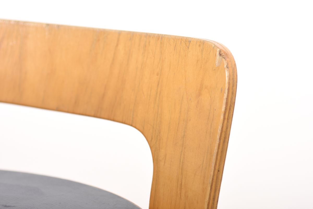 Aatlo Alvar Chair K65 dark blue linoleum 02