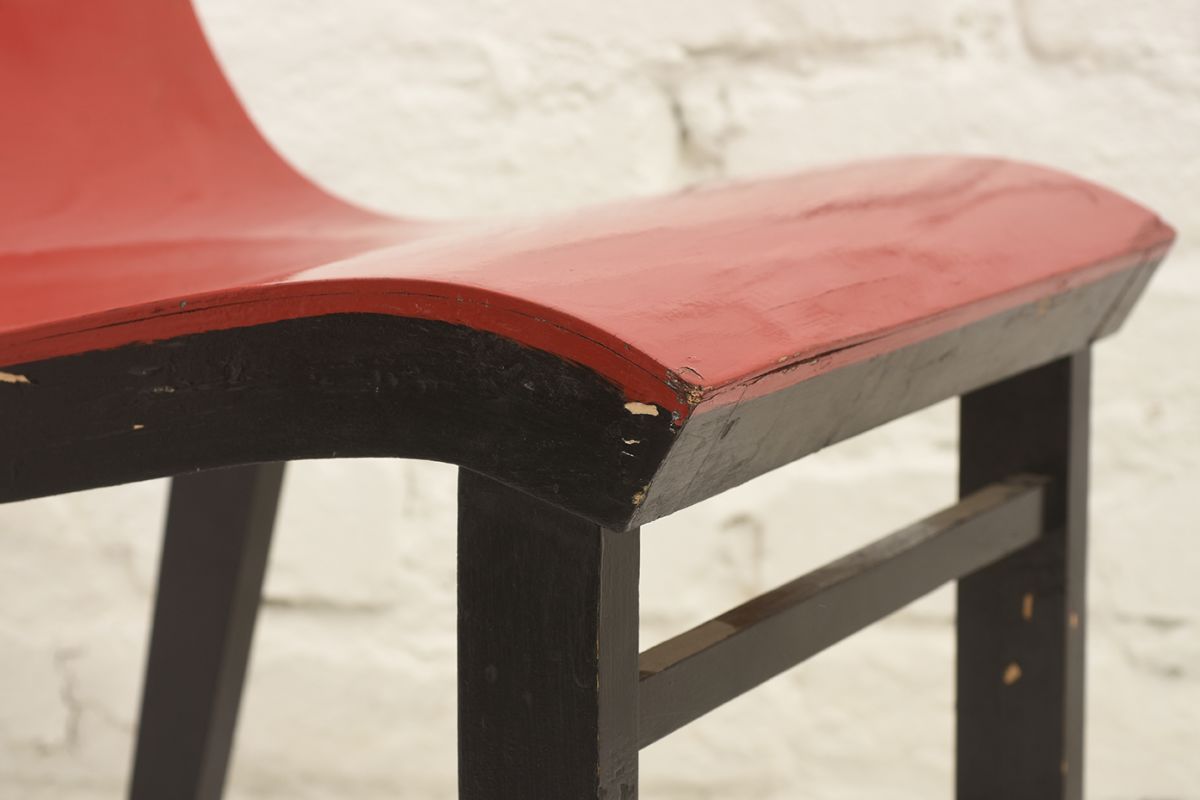 Toivonen-Eevert-Red-Chair_detai4