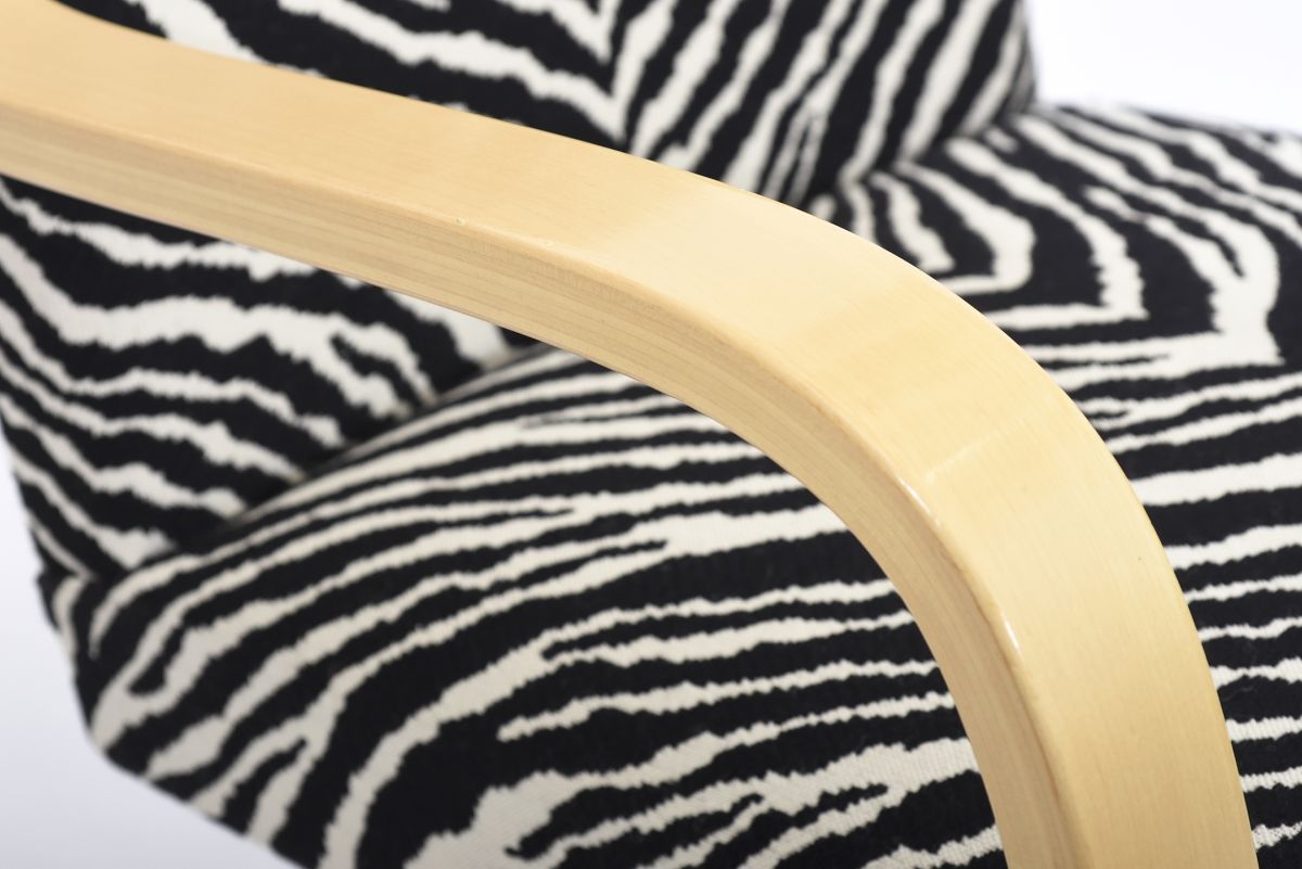 Aalto Alvar Armchair 402 zebra 2005 04