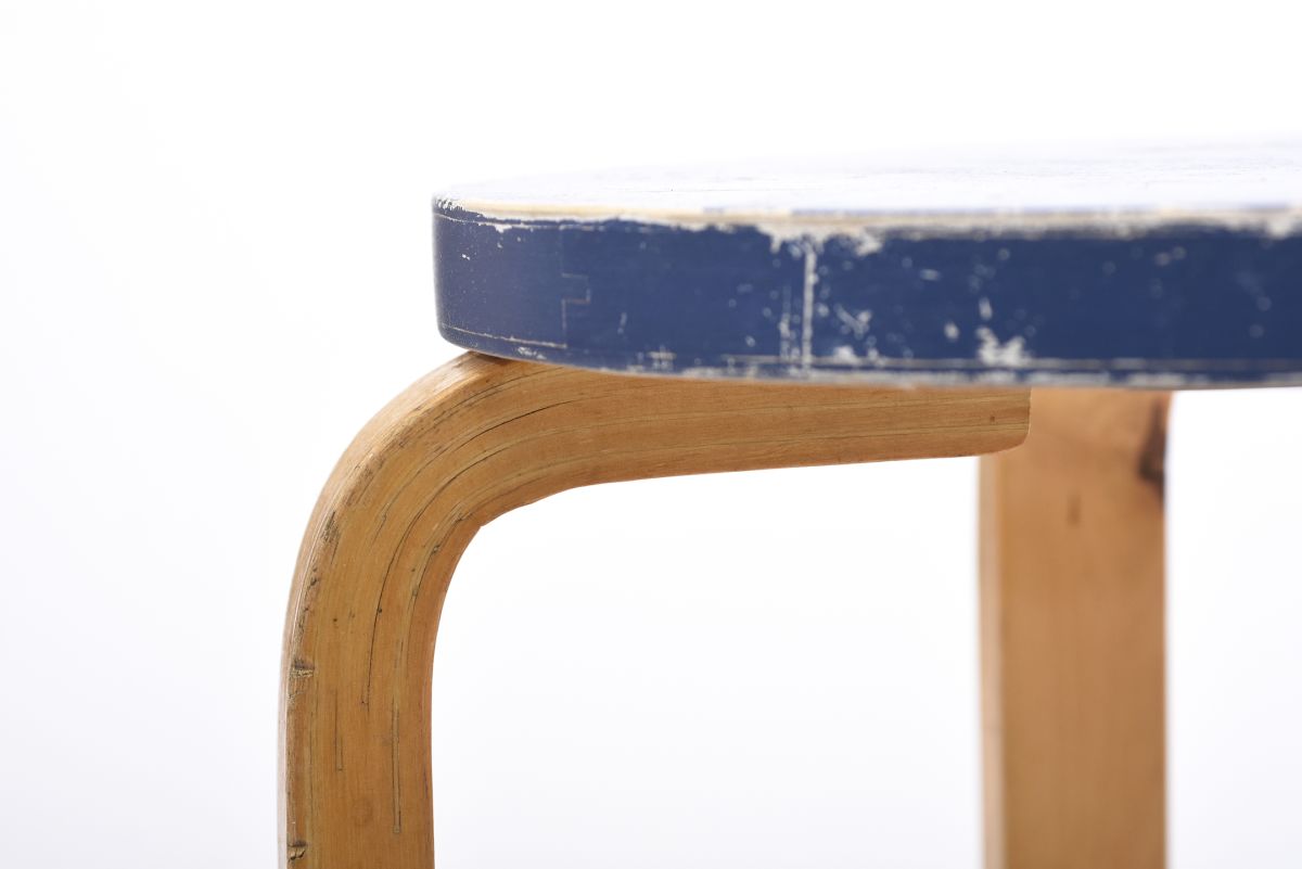 Aalto Alvar stool E60 blue paint 04