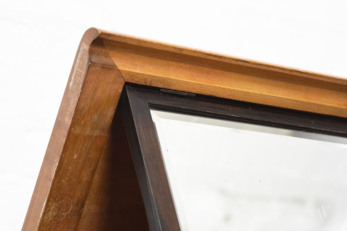 Anonymous-Vanity-Desk-with-Foldable-Mirror_detail8