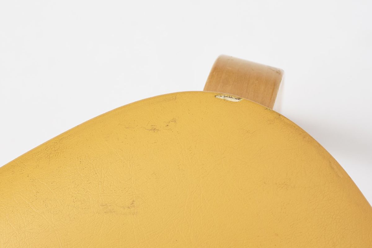 Aalto-Chair69-Yellow-Vinyl-details8
