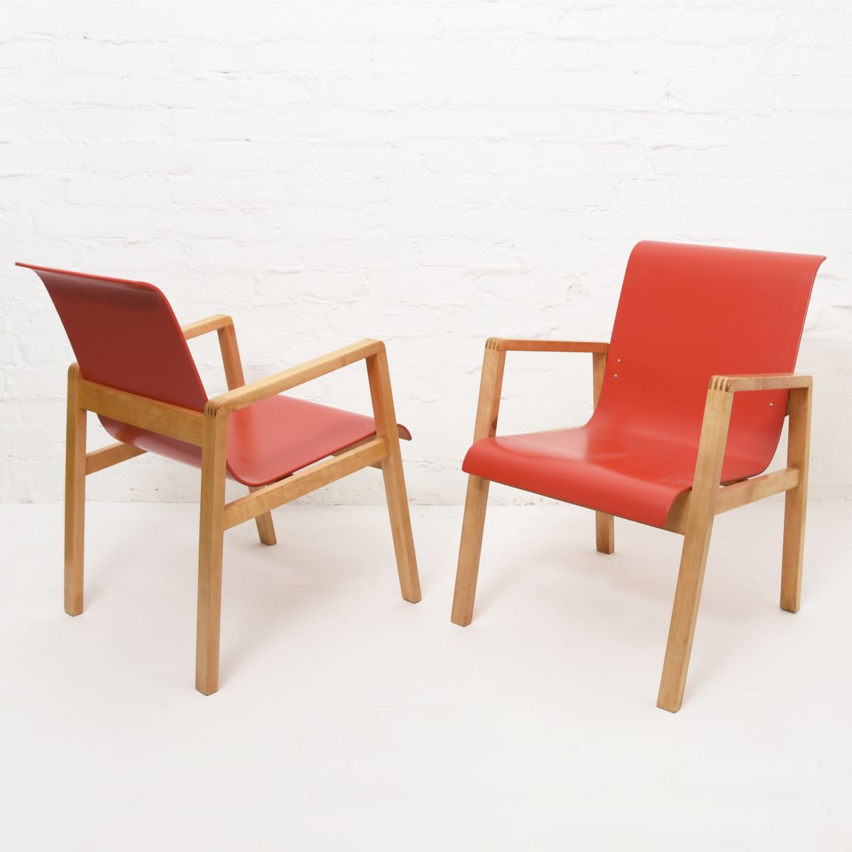 Aalto-Alvar-Hallway-Chair-Red-Birch